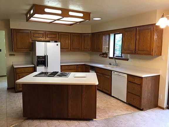 5th image of 4815 Constitution Ave NE