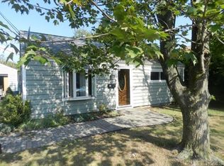 19 Kinsman Ln, Garnerville, NY 10923