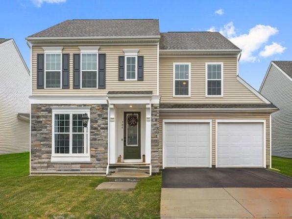 704 Withers Park Dr, Cranberry Township, PA 16066