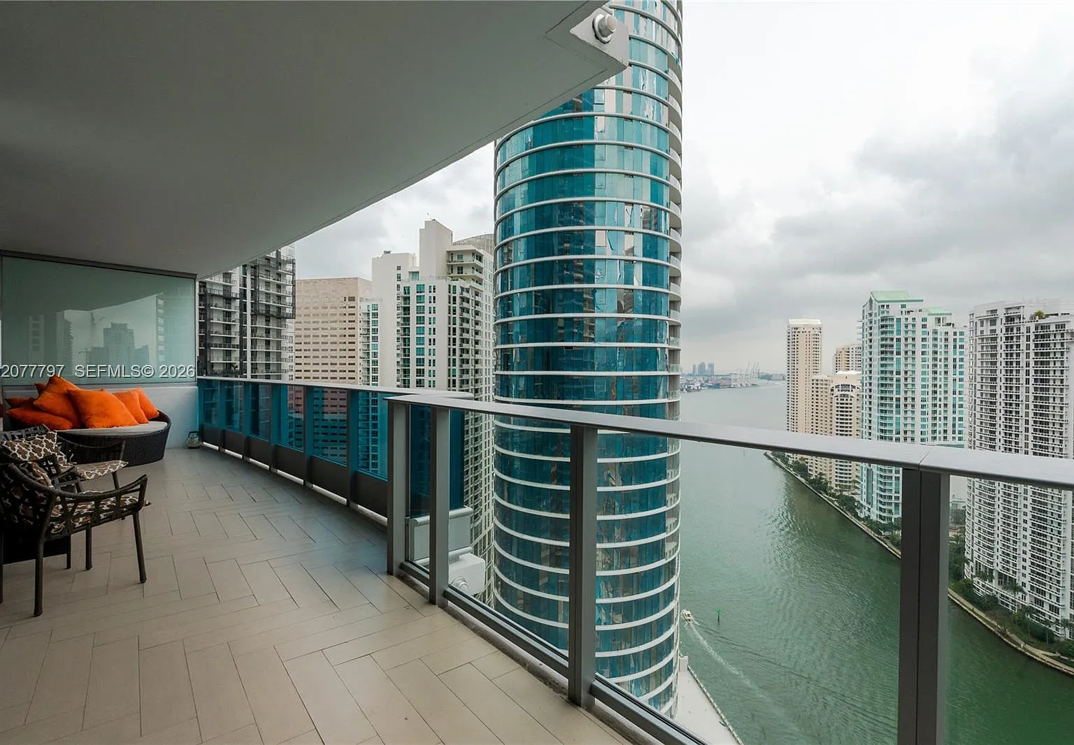 Epic West Condo — Photo 3