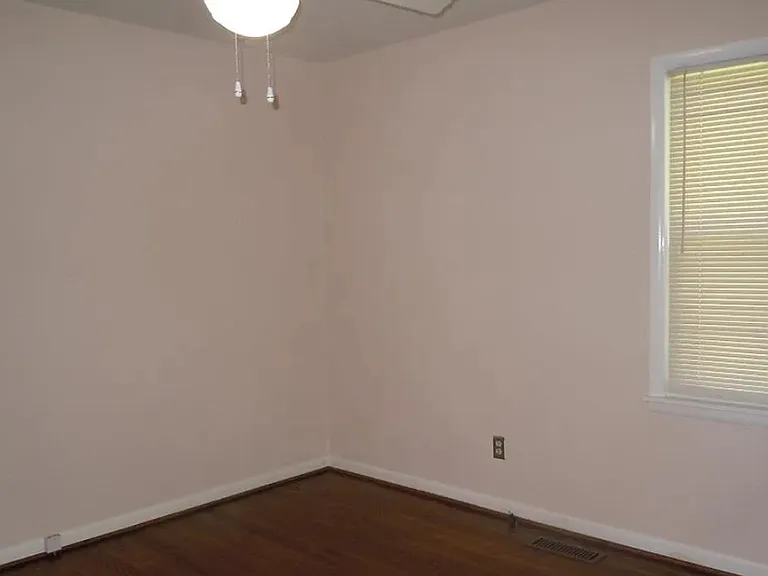 128 Lake Dr NE — Photo 8