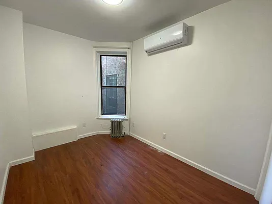 Rented by Premier Metro Realty Corp | media 8