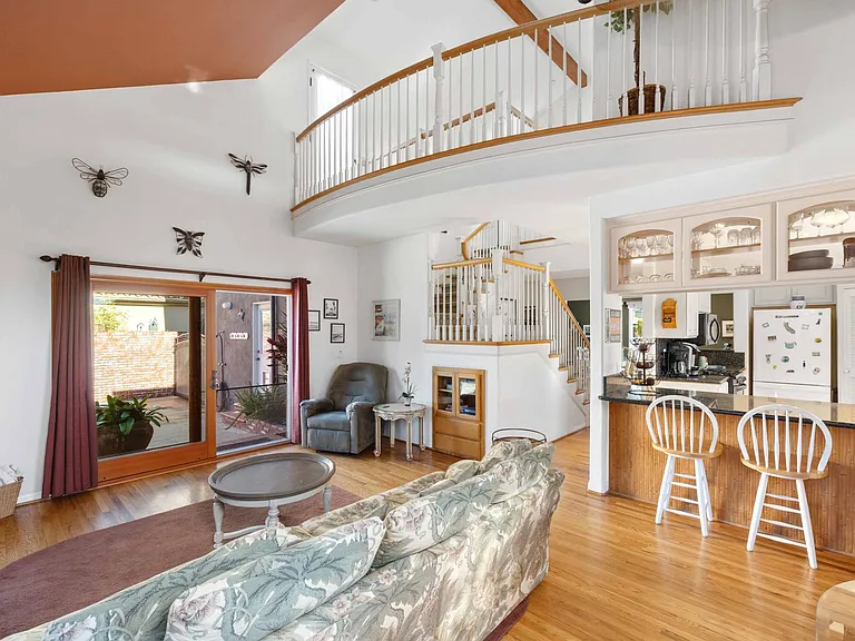 1605 Lynngrove Dr — Photo 14