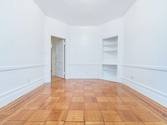 4th image of 157 W 105th St APT 4WR