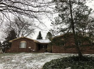 2953 River Trail Dr, Rochester Hills, MI 48309