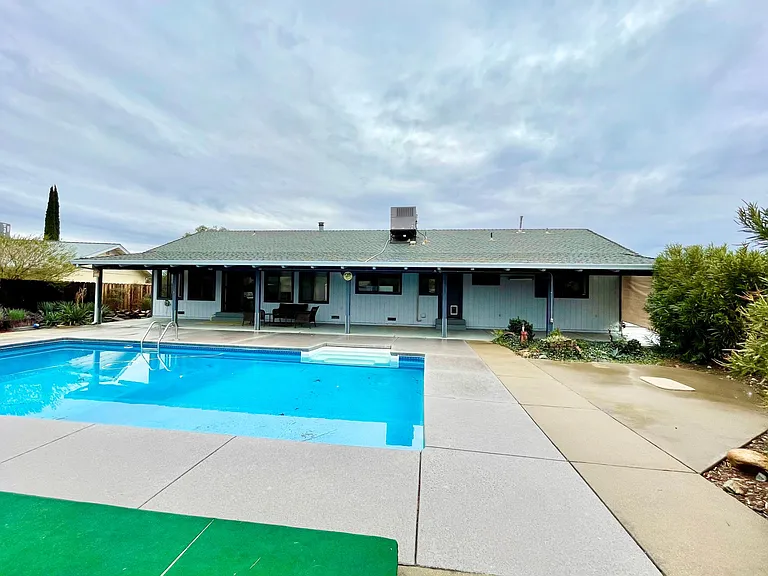 3640 Elizabeth Way — Photo 11
