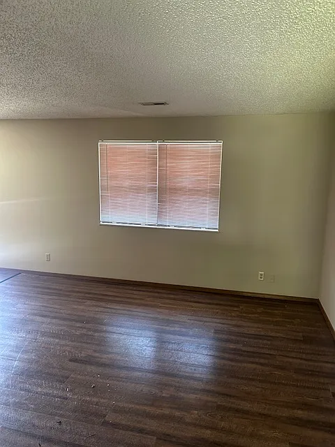 2 bed, 800 sqft, $1,095 — Photo 2