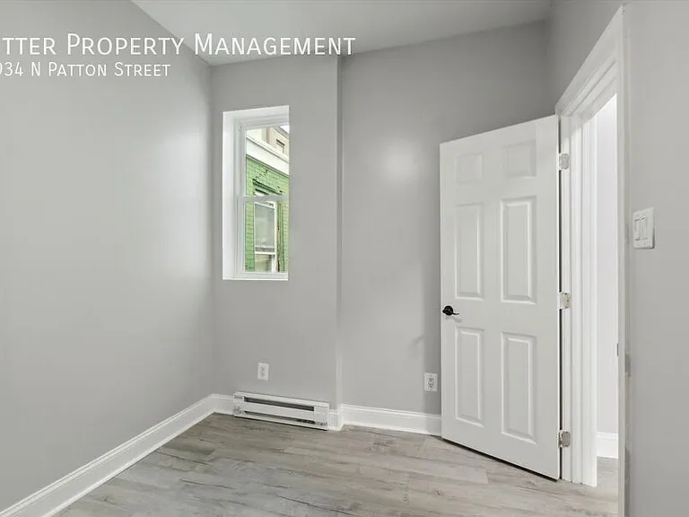 1934 N Patton St — Photo 13