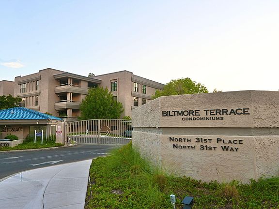 2nd image of 5122 N 31st Way Unit 218