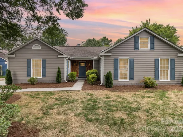 5234 Bellflower Ln, Charlotte, NC 28227