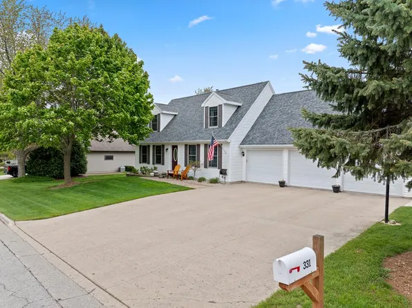 331 N 17th Dr, Sturgeon Bay, WI 54235