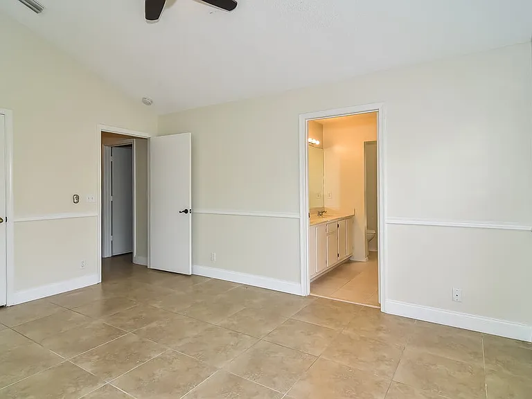 22457 Middletown Dr — Photo 9