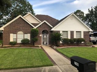 2140 Champions Dr, La Place, LA 70068