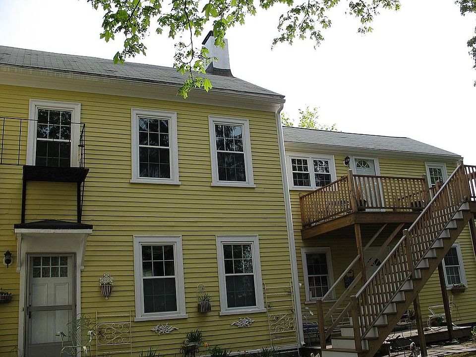 2nd image of 2 Davis St APT 4