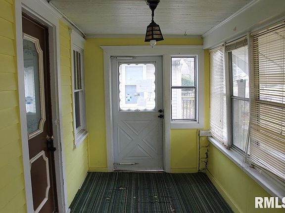 2nd image of 2228 N Ellis St