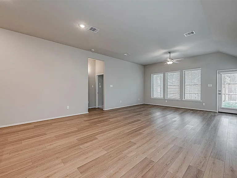8539 International Falls Dr — Photo 8
