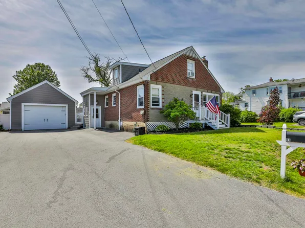 41 Larch Street, Goffstown, NH 03045