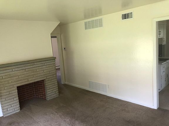 5th image of 139 Carnegie Ave