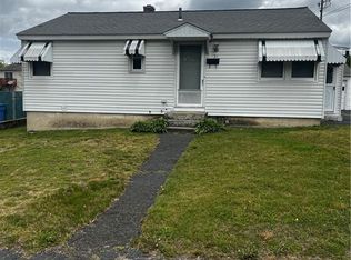 31 Meadowbrook Dr, Waterbury, CT 06706