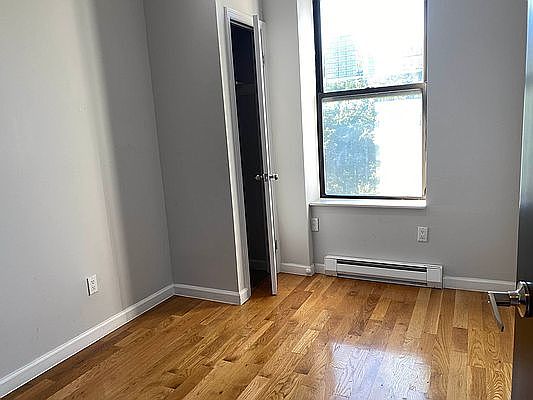 3rd image of 347 Manhattan Ave Unit 62
