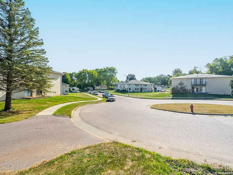 1411 Martiny Ct — Photo 16