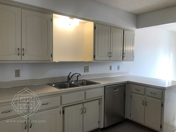 5th image of 4794 Avon St