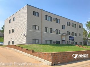 121 5th St SE APT 5, Watford City, ND 58854
