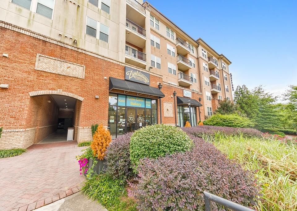 1st image of 901 Abernathy Rd APT 1190