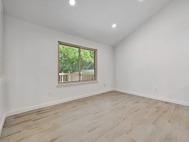 1714 Kimmerling Ln — Photo 19