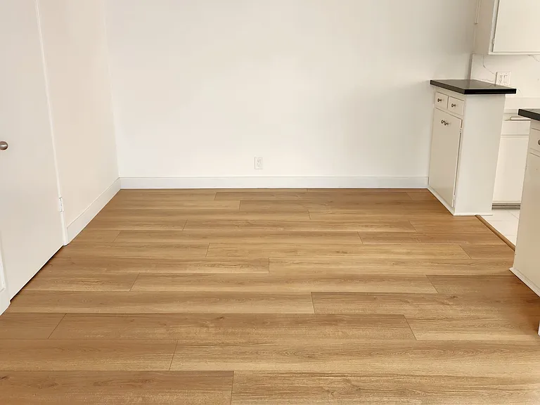1133 Hacienda Pl #6 — Photo 3