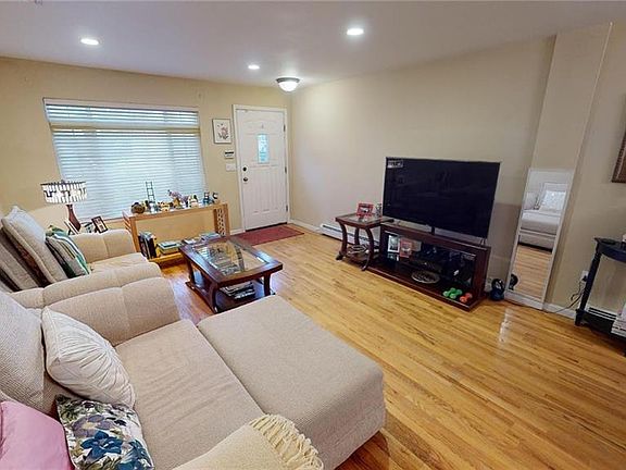 4th image of 40 Altavista Ct