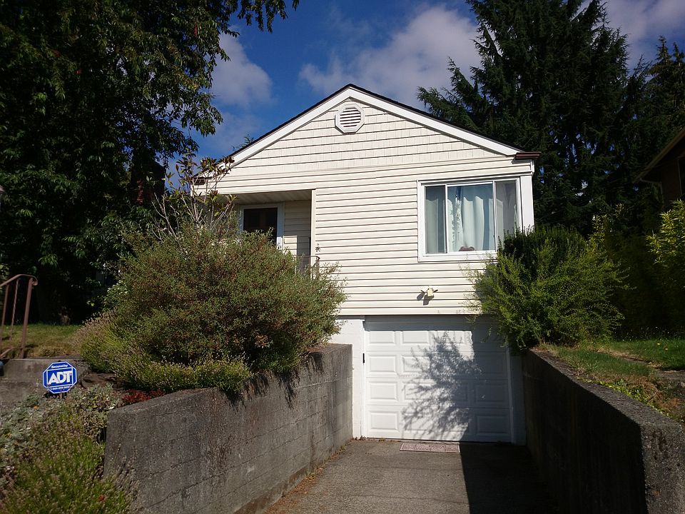 2nd image of 6826 28th Ave NE