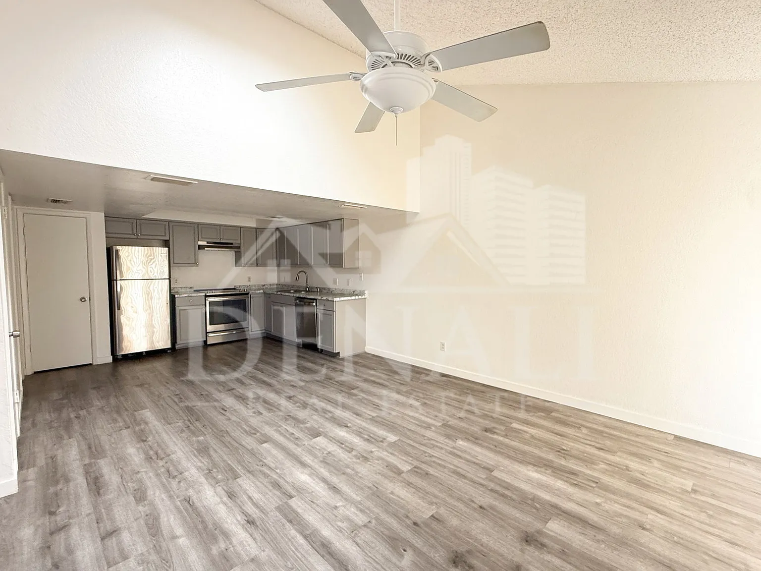 2 bed, 2.0 bath, 1100 sqft, $1,395 — Photo 2