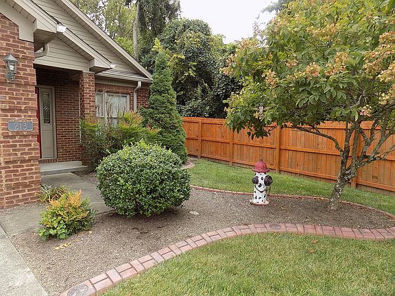 2nd image of 213 Jack Hunter Way