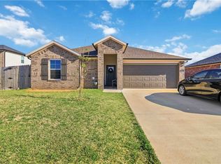 611 Cattleman Ln, Siloam Springs, AR 72761