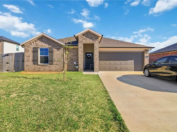 611 Cattleman Ln, Siloam Springs, AR 72761