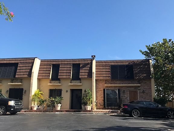 2nd image of 4003 NE 167th St #4