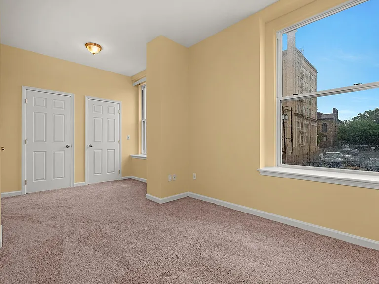 2300 N Calvert St — Photo 30