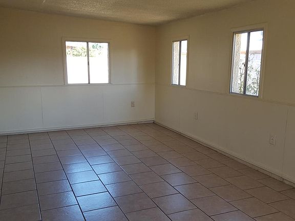 4th image of 2237 N 61st Dr
