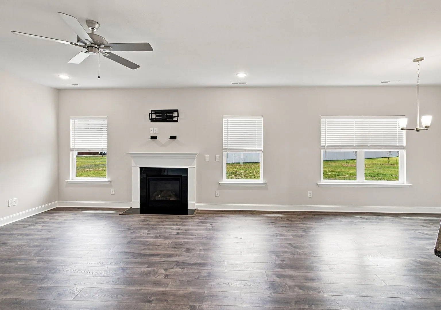 110 Isleworth Court | Spacious 4 Bedroom, 3.5 Bath Home with Office & Loft — Photo 4