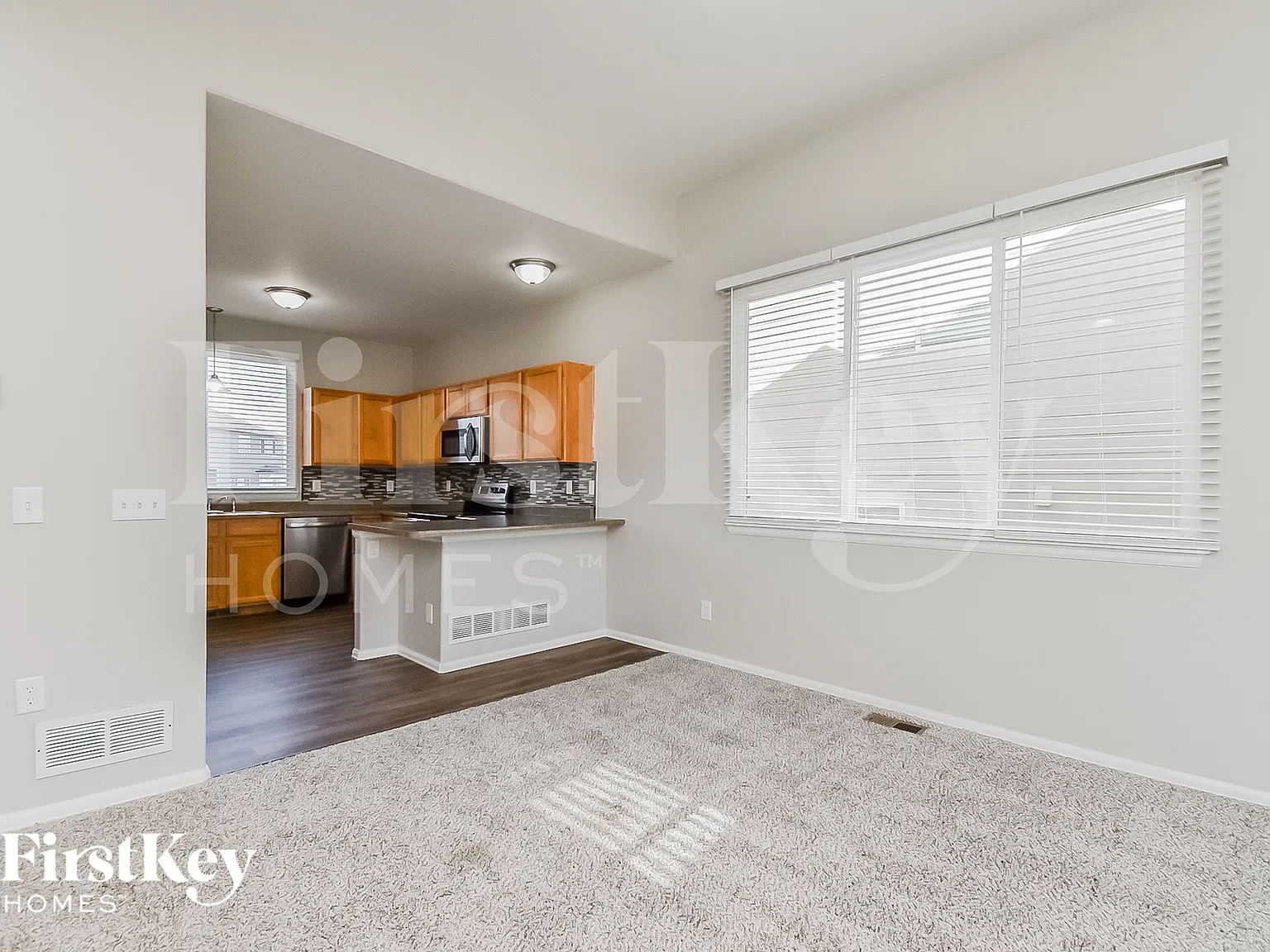 3 bed, 3.0 bath, 2444 sqft, $2,865 — Photo 4