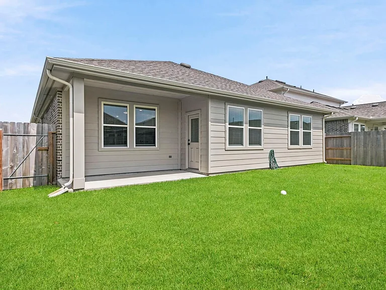 8427 Bay Ridge Cir — Photo 19