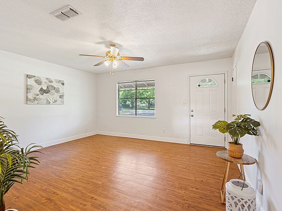 3rd image of 600 S Roswell St