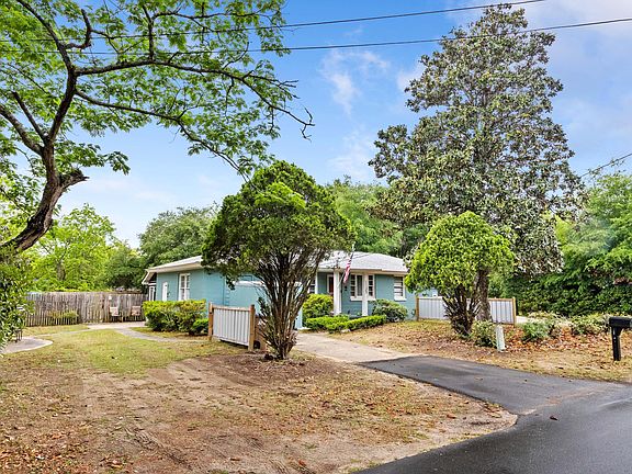 3rd image of 1135 Greenhill Rd