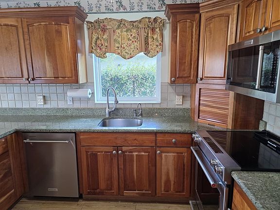 5th image of 15 Collingwood Ln