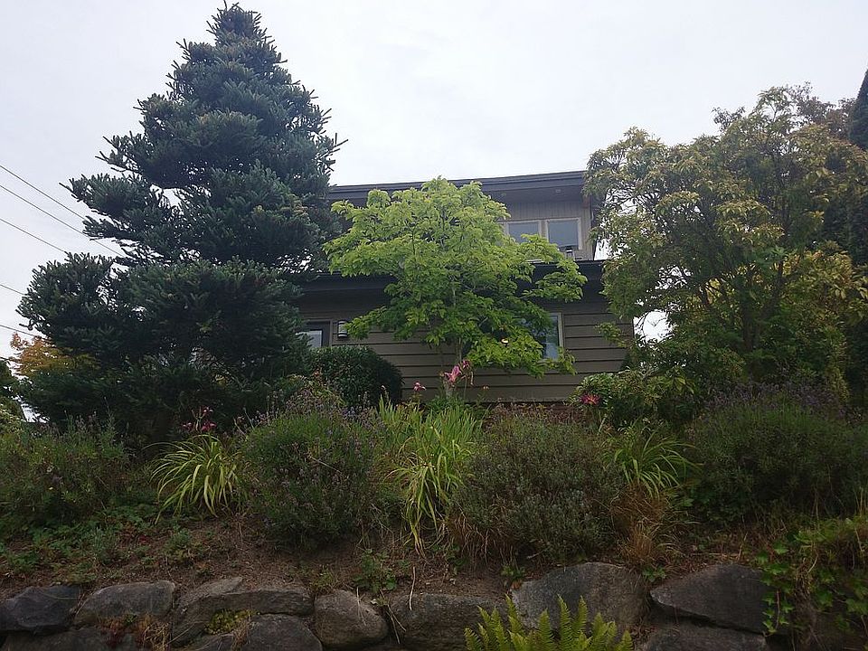 2nd image of 4521 SW Massachusetts St