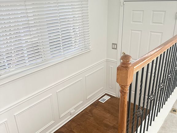 FRONT DOOR WALK-IN