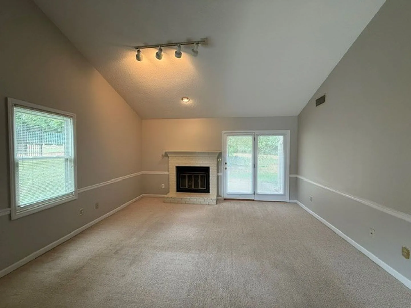 Farragut: 3 Bedroom, 2.5 Bathroom Townhouse In Concord Landing — Photo 3