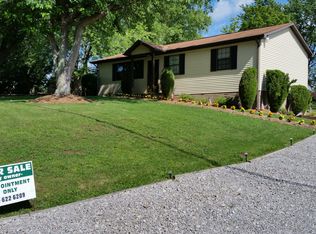 201 Jo Deener Rd, Zelienople, PA 16063