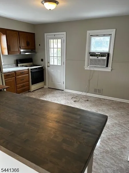 2 bed, 1.0 bath, 1000 sqft, $2,600 — Photo 2